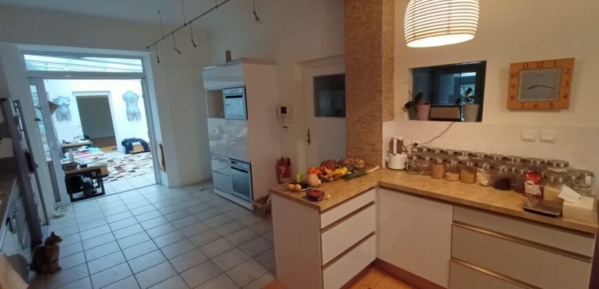 8 izb. RD pri ŽST Vinohrady, 2 garáž, sauna